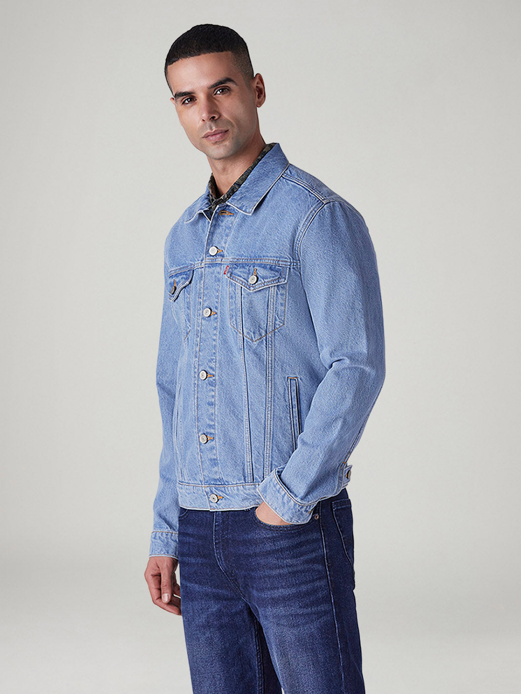 Men's Solid Regular Fit Denim Jacket