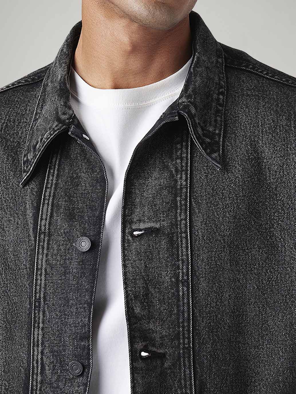 Men's Solid Relaxed Fit Denim Jacket