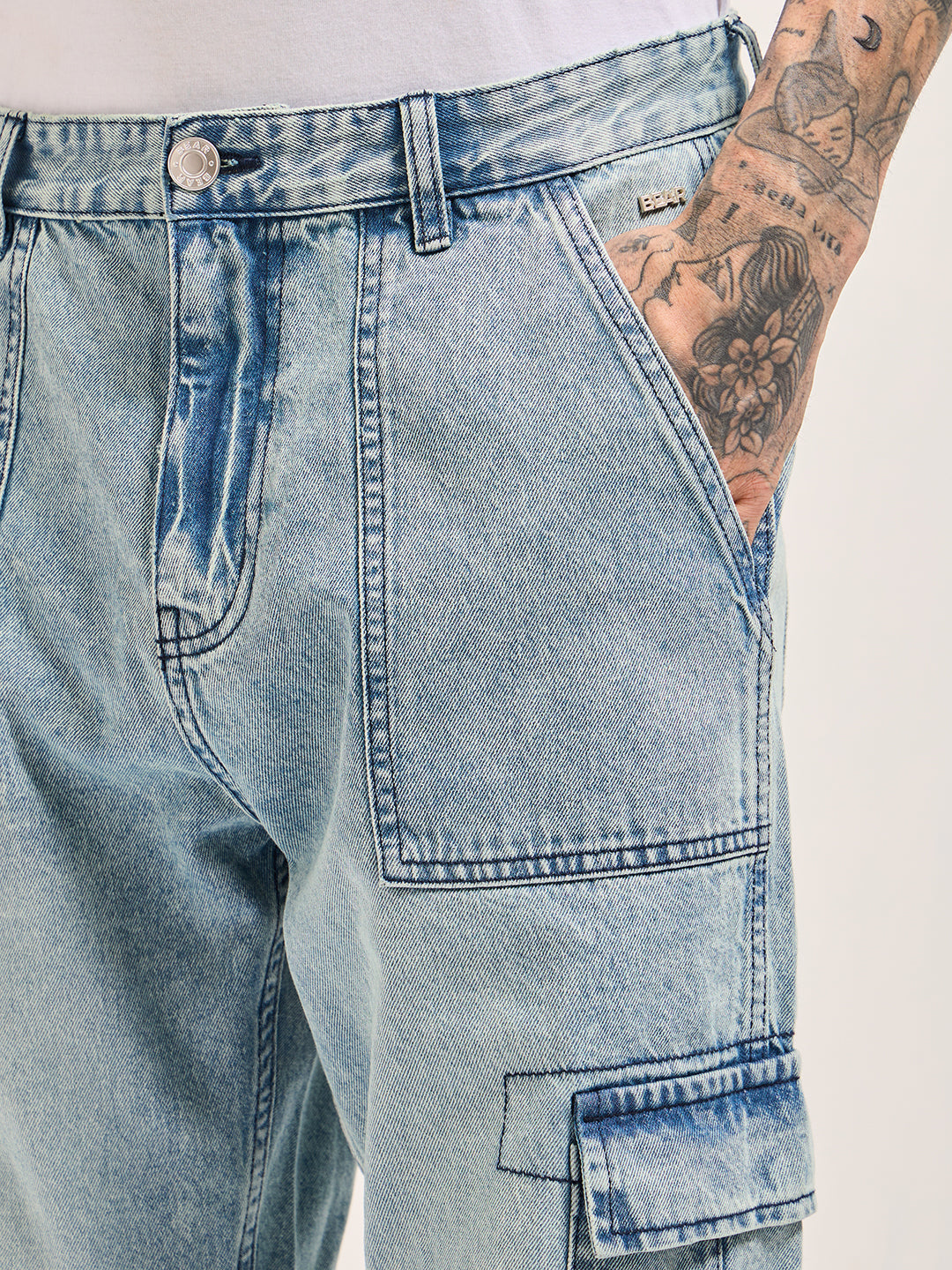 Light Blue with Mid Fade Mid-Rise Baggy Fit Cargo Jeans