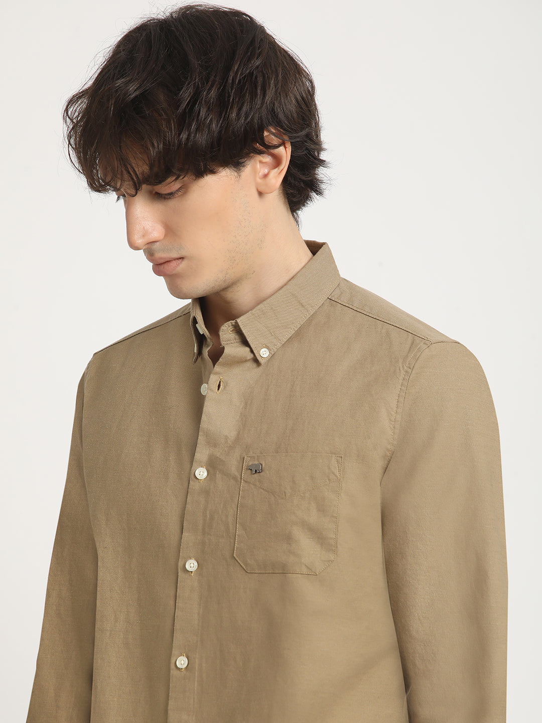 Men Beige Solid Slim Fit Cotton Casual Shirt