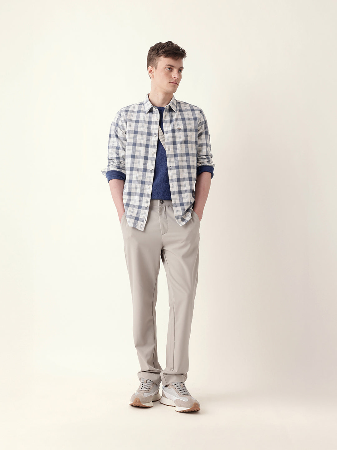 White with Blue Woven Checkered Slim Fit Casual Shirt
