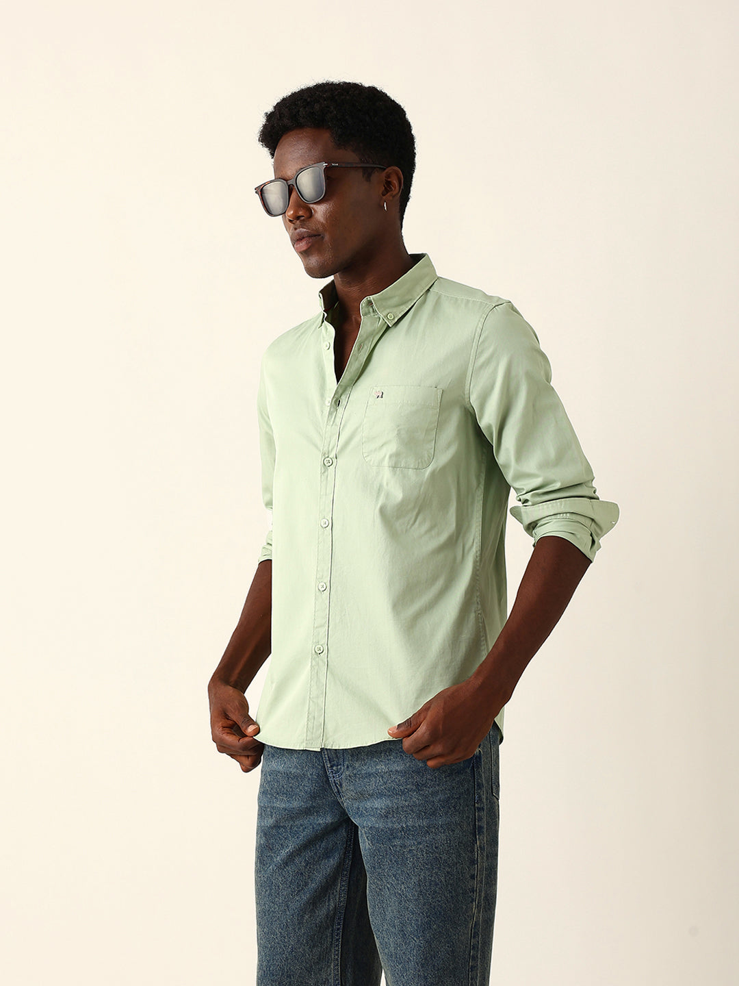 Light Green Solid Slim-Fit Casual Shirt with Button-Down Collar