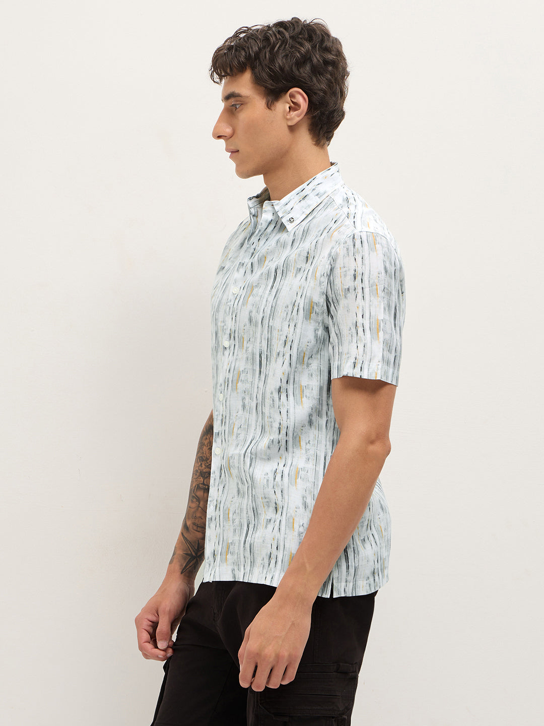 Multicolor Relax Fit Casual Shirt with Abstract Striped Print