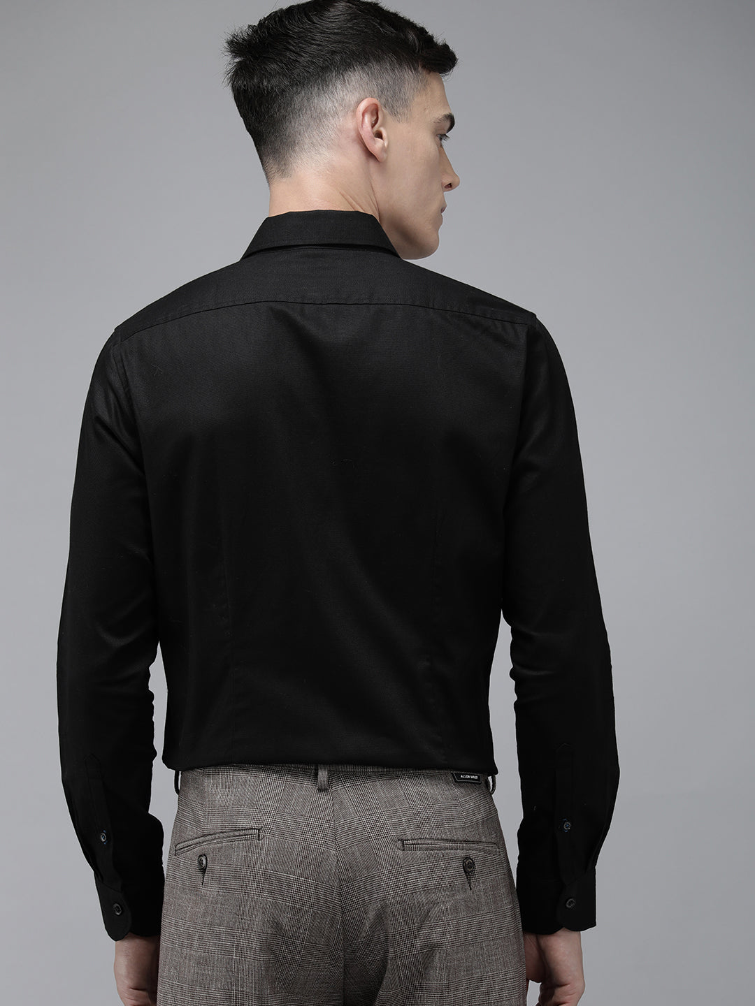 Men Black Solid Tailored Fit Cotton Formal Shirt
